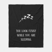 パーソナライズされたおもしろい引用文白黒トレンディー フリースブランケット (正面)