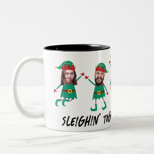 パーソナライズされたおもしろい顔写真クリスマス小妖精や小人 ツートーンマグカップ (左)