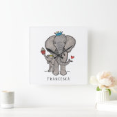 パーソナライズされたかわいい象とベビー スクエア壁時計 (ホーム)