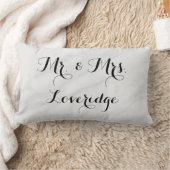 パーソナライズされたさんミセス・ホワイト・グレー・マーブル ランバークッション (ブランケット)