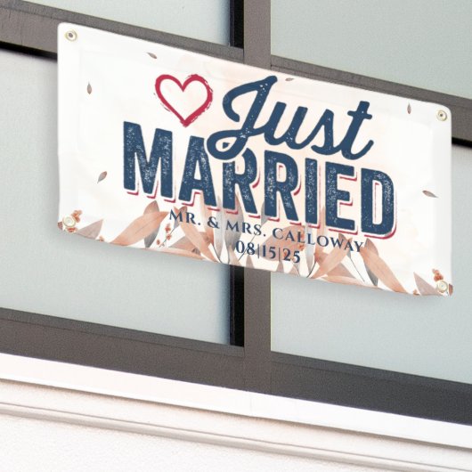 パーソナライズされたたった今結婚しましたカーバナー 横断幕 (ビルの外側)