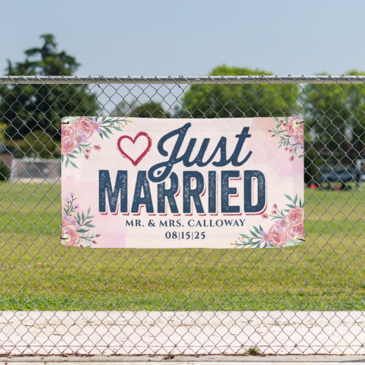 パーソナライズされたたった今結婚しましたカーバナー 横断幕 (インサイチュ)