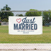 パーソナライズされたたった今結婚しましたカーバナー 横断幕 (インサイチュ)