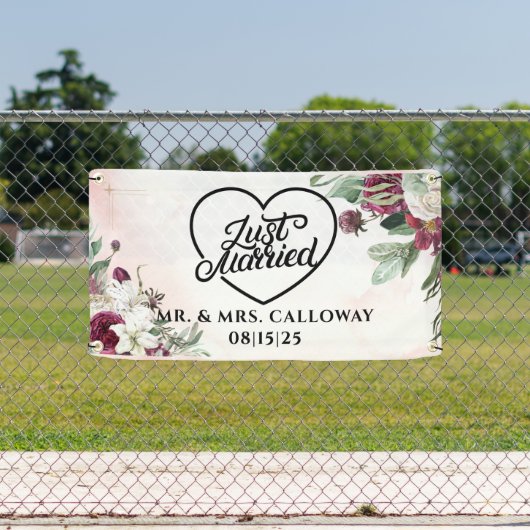 パーソナライズされたたった今結婚しましたカーバナー 横断幕 (インサイチュ)