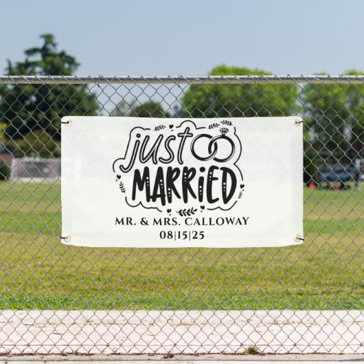 パーソナライズされたたった今結婚しましたカーバナー 横断幕 (インサイチュ)