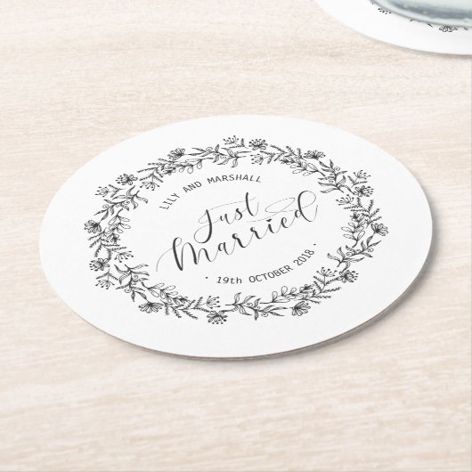 パーソナライズされたたった今結婚しましたフローラ|紙コースター ラウンドペーパーコースター (アングル)
