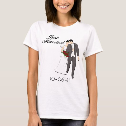 パーソナライズされたたった今結婚しましたTシャツ Tシャツ (正面)