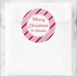 パーソナライズされたはっきりしたPeppermint Christmas Stickers ラウンドシール<br><div class="desc">ペパはっきりしたミントストライプの飾フェスティバルメリーのクリスマスのステッカー。これらのシールをカスタマイズするために文字を変更する。ギフト、ギフトラベル、抱き枕、パッケージ、封筒、ベーキング、キッチン、クッキースワップ、クッキー交換、クリスマスなど…デザインはオリジナル美術。</div>