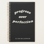 パーソナライズされたやる気を起こさせる引用文 プランナー手帳<br><div class="desc">モノグラムのスタイリッシュ感動的引用文 – 完成度の向上 – 白黒プランナー</div>