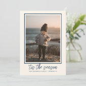 パーソナライズされたエレガントでスタイリッシュなネイビーブルーのクリスマス シーズンカード (スタンド正面)