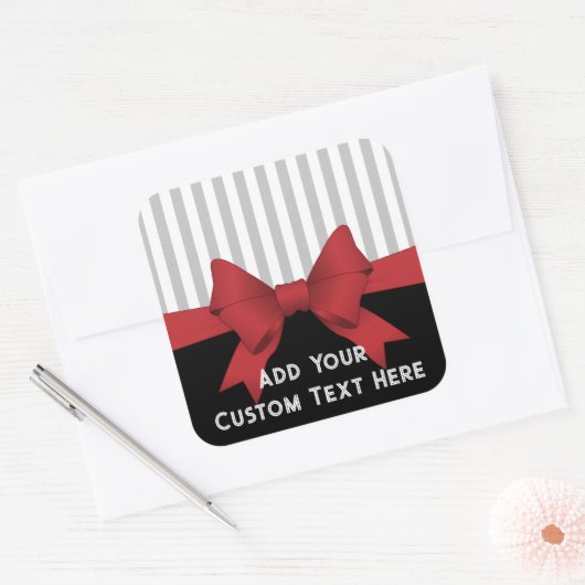 パーソナライズされたエレガントなモダンな赤いリボンのギフト スクエアシール (封筒)