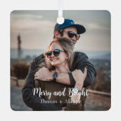 パーソナライズされたエレガントスタイリッシュ夫婦の写真スクリプト メタルオーナメント (正面)