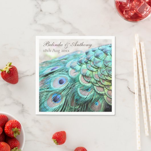 パーソナライズされたエレガント鮮やかティール(緑がかった色)孔雀の羽根 スタンダードカクテルナプキン (インサイチュ)