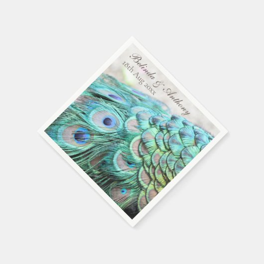 パーソナライズされたエレガント鮮やかティール(緑がかった色)孔雀の羽根 スタンダードカクテルナプキン (角)