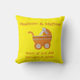 パーソナライズされたオレンジ色のキャリッジの赤ちゃんシャワー クッション