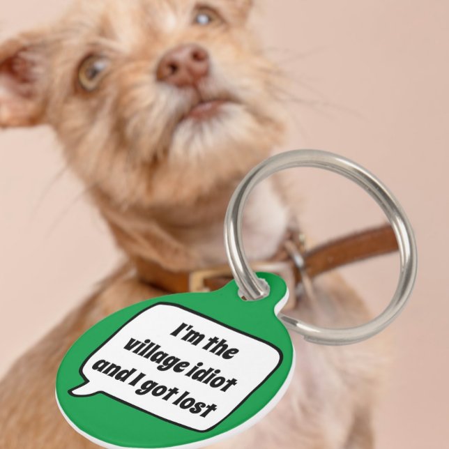 パーソナライズされたカスタムヴィレッジバカ笑い ペット　ネームタグ (Personalized Custom Village Idiot Humor Pet ID Tag from Ricaso. Add your contact details to the back)