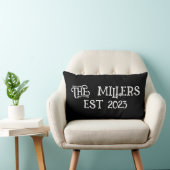 パーソナライズされたカスタム名黒 ランバークッション (椅子)