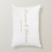 パーソナライズされたカスタム夫婦の名前と日結婚付 アクセントクッション (正面(垂直))