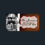 パーソナライズされたカスタムPhoto Christmas Mailing Label ラベル<br><div class="desc">この。75"x2.25インチのサイズのシックとパーソナライズされたトレンディーのスティックモダンオン差出人住所ラベルはトレンディーとシックの両方である。これらは、エッジのフルブリードフルカラー印刷テクノロジへのプリントを使用してAvery®ラベルに印刷される。8.5インチx 11インチの用紙に印刷され食べ物を与え、再書き込み可能で再印刷可能。Avery® Microsoft® Wordテンプレートとの互換性お客様の最も多くのフォーマル招待状とイベントの発表に最適。私たちはzazzle店でこのデザインに専念する全体の行を持っている*デザインコレクションのメニュータブの下に招待状(5x7)、戻りラベル、郵送ラベル、封筒用シール、郵便切手、カップケーキピック、ウォーターボトルラッパー、ハーシーの1.55 oz.大きなバーラッパー、ハーシーのミニチュアバッグラッパー、電子レンジのポップコーンアドバイスラッパー、書き込み可能座席表、グッズバッグトッパー、FLATサンキューカード(4x5)、HAPPEDサンキューカード(4x5)、メッセージカード、メニューカード、ミントマッチブック、棒つきキャンデーカバー、ブックマーク、ビンゴカードマーカー、ビンゴカード呼び出しシート、書き込み可能カード(4x5)、など。</div>