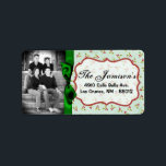 パーソナライズされたカスタムPhoto Christmas Mailing Label ラベル<br><div class="desc">この。75"x2.25インチのサイズのシックとパーソナライズされたトレンディーのスティックモダンオン差出人住所ラベルはトレンディーとシックの両方である。これらは、エッジのフルブリードフルカラー印刷テクノロジへのプリントを使用してAvery®ラベルに印刷される。8.5インチx 11インチの用紙に印刷され食べ物を与え、再書き込み可能で再印刷可能。Avery® Microsoft® Wordテンプレートとの互換性お客様の最も多くのフォーマル招待状とイベントの発表に最適。私たちはzazzle店でこのデザインに専念する全体の行を持っている*デザインコレクションのメニュータブの下に招待状(5x7)、戻りラベル、郵送ラベル、封筒用シール、郵便切手、カップケーキピック、ウォーターボトルラッパー、ハーシーの1.55 oz.大きなバーラッパー、ハーシーのミニチュアバッグラッパー、電子レンジのポップコーンアドバイスラッパー、書き込み可能座席表、グッズバッグトッパー、FLATサンキューカード(4x5)、HAPPEDサンキューカード(4x5)、メッセージカード、メニューカード、ミントマッチブック、棒つきキャンデーカバー、ブックマーク、ビンゴカードマーカー、ビンゴカード呼び出しシート、書き込み可能カード(4x5)、など。</div>