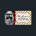 パーソナライズされたカスタムPhoto Christmas Mailing Label ラベル<br><div class="desc">この。75"x2.25インチのサイズのシックとパーソナライズされたトレンディーのスティックモダンオン差出人住所ラベルはトレンディーとシックの両方である。これらは、エッジのフルブリードフルカラー印刷テクノロジへのプリントを使用してAvery®ラベルに印刷される。8.5インチx 11インチの用紙に印刷され食べ物を与え、再書き込み可能で再印刷可能。Avery® Microsoft® Wordテンプレートとの互換性お客様の最も多くのフォーマル招待状とイベントの発表に最適。私たちはzazzle店でこのデザインに専念する全体の行を持っている*デザインコレクションのメニュータブの下に招待状(5x7)、戻りラベル、郵送ラベル、封筒用シール、郵便切手、カップケーキピック、ウォーターボトルラッパー、ハーシーの1.55 oz.大きなバーラッパー、ハーシーのミニチュアバッグラッパー、電子レンジのポップコーンアドバイスラッパー、書き込み可能座席表、グッズバッグトッパー、FLATサンキューカード(4x5)、HAPPEDサンキューカード(4x5)、メッセージカード、メニューカード、ミントマッチブック、棒つきキャンデーカバー、ブックマーク、ビンゴカードマーカー、ビンゴカード呼び出しシート、書き込み可能カード(4x5)、など。</div>