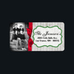 パーソナライズされたカスタムPhoto Christmas Mailing Label ラベル<br><div class="desc">この。75"x2.25インチのサイズのシックとパーソナライズされたトレンディーのスティックモダンオン差出人住所ラベルはトレンディーとシックの両方である。これらは、エッジのフルブリードフルカラー印刷テクノロジへのプリントを使用してAvery®ラベルに印刷される。8.5インチx 11インチの用紙に印刷され食べ物を与え、再書き込み可能で再印刷可能。Avery® Microsoft® Wordテンプレートとの互換性お客様の最も多くのフォーマル招待状とイベントの発表に最適。私たちはzazzle店でこのデザインに専念する全体の行を持っている*デザインコレクションのメニュータブの下に招待状(5x7)、戻りラベル、郵送ラベル、封筒用シール、郵便切手、カップケーキピック、ウォーターボトルラッパー、ハーシーの1.55 oz.大きなバーラッパー、ハーシーのミニチュアバッグラッパー、電子レンジのポップコーンアドバイスラッパー、書き込み可能座席表、グッズバッグトッパー、FLATサンキューカード(4x5)、HAPPEDサンキューカード(4x5)、メッセージカード、メニューカード、ミントマッチブック、棒つきキャンデーカバー、ブックマーク、ビンゴカードマーカー、ビンゴカード呼び出しシート、書き込み可能カード(4x5)、など。</div>