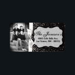 パーソナライズされたカスタムPhoto Christmas Mailing Label ラベル<br><div class="desc">この。75"x2.25インチのサイズのシックとパーソナライズされたトレンディーのスティックモダンオン差出人住所ラベルはトレンディーとシックの両方である。これらは、エッジのフルブリードフルカラー印刷テクノロジへのプリントを使用してAvery®ラベルに印刷される。8.5インチx 11インチの用紙に印刷され食べ物を与え、再書き込み可能で再印刷可能。Avery® Microsoft® Wordテンプレートとの互換性お客様の最も多くのフォーマル招待状とイベントの発表に最適。私たちはzazzle店でこのデザインに専念する全体の行を持っている*デザインコレクションのメニュータブの下に招待状(5x7)、戻りラベル、郵送ラベル、封筒用シール、郵便切手、カップケーキピック、ウォーターボトルラッパー、ハーシーの1.55 oz.大きなバーラッパー、ハーシーのミニチュアバッグラッパー、電子レンジのポップコーンアドバイスラッパー、書き込み可能座席表、グッズバッグトッパー、FLATサンキューカード(4x5)、HAPPEDサンキューカード(4x5)、メッセージカード、メニューカード、ミントマッチブック、棒つきキャンデーカバー、ブックマーク、ビンゴカードマーカー、ビンゴカード呼び出しシート、書き込み可能カード(4x5)、など。</div>