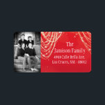 パーソナライズされたカスタムPhoto Christmas Mailing Label ラベル<br><div class="desc">この。75"x2.25インチのサイズのシックとパーソナライズされたトレンディーのスティックモダンオン差出人住所ラベルはトレンディーとシックの両方である。これらは、エッジのフルブリードフルカラー印刷テクノロジへのプリントを使用してAvery®ラベルに印刷される。8.5インチx 11インチの用紙に印刷され食べ物を与え、再書き込み可能で再印刷可能。Avery® Microsoft® Wordテンプレートとの互換性お客様の最も多くのフォーマル招待状とイベントの発表に最適。私たちはzazzle店でこのデザインに専念する全体の行を持っている*デザインコレクションのメニュータブの下に招待状(5x7)、戻りラベル、郵送ラベル、封筒用シール、郵便切手、カップケーキピック、ウォーターボトルラッパー、ハーシーの1.55 oz.大きなバーラッパー、ハーシーのミニチュアバッグラッパー、電子レンジのポップコーンアドバイスラッパー、書き込み可能座席表、グッズバッグトッパー、FLATサンキューカード(4x5)、HAPPEDサンキューカード(4x5)、メッセージカード、メニューカード、ミントマッチブック、棒つきキャンデーカバー、ブックマーク、ビンゴカードマーカー、ビンゴカード呼び出しシート、書き込み可能カード(4x5)、など。</div>