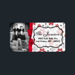 パーソナライズされたカスタムPhoto Christmas Mailing Label ラベル<br><div class="desc">この。75"x2.25インチのサイズのシックとパーソナライズされたトレンディーのスティックモダンオン差出人住所ラベルはトレンディーとシックの両方である。これらは、エッジのフルブリードフルカラー印刷テクノロジへのプリントを使用してAvery®ラベルに印刷される。8.5インチx 11インチの用紙に印刷され食べ物を与え、再書き込み可能で再印刷可能。Avery® Microsoft® Wordテンプレートとの互換性お客様の最も多くのフォーマル招待状とイベントの発表に最適。私たちはzazzle店でこのデザインに専念する全体の行を持っている*デザインコレクションのメニュータブの下に招待状(5x7)、戻りラベル、郵送ラベル、封筒用シール、郵便切手、カップケーキピック、ウォーターボトルラッパー、ハーシーの1.55 oz.大きなバーラッパー、ハーシーのミニチュアバッグラッパー、電子レンジのポップコーンアドバイスラッパー、書き込み可能座席表、グッズバッグトッパー、FLATサンキューカード(4x5)、HAPPEDサンキューカード(4x5)、メッセージカード、メニューカード、ミントマッチブック、棒つきキャンデーカバー、ブックマーク、ビンゴカードマーカー、ビンゴカード呼び出しシート、書き込み可能カード(4x5)、など。</div>