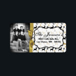 パーソナライズされたカスタムPhoto Christmas Mailing Label ラベル<br><div class="desc">この。75"x2.25インチのサイズのシックとパーソナライズされたトレンディーのスティックモダンオン差出人住所ラベルはトレンディーとシックの両方である。これらは、エッジのフルブリードフルカラー印刷テクノロジへのプリントを使用してAvery®ラベルに印刷される。8.5インチx 11インチの用紙に印刷され食べ物を与え、再書き込み可能で再印刷可能。Avery® Microsoft® Wordテンプレートとの互換性お客様の最も多くのフォーマル招待状とイベントの発表に最適。私たちはzazzle店でこのデザインに専念する全体の行を持っている*デザインコレクションのメニュータブの下に招待状(5x7)、戻りラベル、郵送ラベル、封筒用シール、郵便切手、カップケーキピック、ウォーターボトルラッパー、ハーシーの1.55 oz.大きなバーラッパー、ハーシーのミニチュアバッグラッパー、電子レンジのポップコーンアドバイスラッパー、書き込み可能座席表、グッズバッグトッパー、FLATサンキューカード(4x5)、HAPPEDサンキューカード(4x5)、メッセージカード、メニューカード、ミントマッチブック、棒つきキャンデーカバー、ブックマーク、ビンゴカードマーカー、ビンゴカード呼び出しシート、書き込み可能カード(4x5)、など。</div>