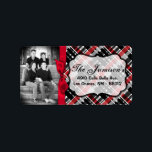 パーソナライズされたカスタムPhoto Christmas Mailing Label ラベル<br><div class="desc">この。75"x2.25インチのサイズのシックとパーソナライズされたトレンディーのスティックモダンオン差出人住所ラベルはトレンディーとシックの両方である。これらは、エッジのフルブリードフルカラー印刷テクノロジへのプリントを使用してAvery®ラベルに印刷される。8.5インチx 11インチの用紙に印刷され食べ物を与え、再書き込み可能で再印刷可能。Avery® Microsoft® Wordテンプレートとの互換性お客様の最も多くのフォーマル招待状とイベントの発表に最適。私たちはzazzle店でこのデザインに専念する全体の行を持っている*デザインコレクションのメニュータブの下に招待状(5x7)、戻りラベル、郵送ラベル、封筒用シール、郵便切手、カップケーキピック、ウォーターボトルラッパー、ハーシーの1.55 oz.大きなバーラッパー、ハーシーのミニチュアバッグラッパー、電子レンジのポップコーンアドバイスラッパー、書き込み可能座席表、グッズバッグトッパー、FLATサンキューカード(4x5)、HAPPEDサンキューカード(4x5)、メッセージカード、メニューカード、ミントマッチブック、棒つきキャンデーカバー、ブックマーク、ビンゴカードマーカー、ビンゴカード呼び出しシート、書き込み可能カード(4x5)、など。</div>