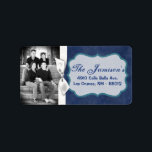 パーソナライズされたカスタムPhoto Christmas Mailing Label ラベル<br><div class="desc">この。75"x2.25インチのサイズのシックとパーソナライズされたトレンディーのスティックモダンオン差出人住所ラベルはトレンディーとシックの両方である。これらは、エッジのフルブリードフルカラー印刷テクノロジへのプリントを使用してAvery®ラベルに印刷される。8.5インチx 11インチの用紙に印刷され食べ物を与え、再書き込み可能で再印刷可能。Avery® Microsoft® Wordテンプレートとの互換性お客様の最も多くのフォーマル招待状とイベントの発表に最適。私たちはzazzle店でこのデザインに専念する全体の行を持っている*デザインコレクションのメニュータブの下に招待状(5x7)、戻りラベル、郵送ラベル、封筒用シール、郵便切手、カップケーキピック、ウォーターボトルラッパー、ハーシーの1.55 oz.大きなバーラッパー、ハーシーのミニチュアバッグラッパー、電子レンジのポップコーンアドバイスラッパー、書き込み可能座席表、グッズバッグトッパー、FLATサンキューカード(4x5)、HAPPEDサンキューカード(4x5)、メッセージカード、メニューカード、ミントマッチブック、棒つきキャンデーカバー、ブックマーク、ビンゴカードマーカー、ビンゴカード呼び出しシート、書き込み可能カード(4x5)、など。</div>