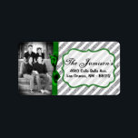 パーソナライズされたカスタムPhoto Christmas Mailing Label ラベル<br><div class="desc">この。75"x2.25インチのサイズのシックとパーソナライズされたトレンディーのスティックモダンオン差出人住所ラベルはトレンディーとシックの両方である。これらは、エッジのフルブリードフルカラー印刷テクノロジへのプリントを使用してAvery®ラベルに印刷される。8.5インチx 11インチの用紙に印刷され食べ物を与え、再書き込み可能で再印刷可能。Avery® Microsoft® Wordテンプレートとの互換性お客様の最も多くのフォーマル招待状とイベントの発表に最適。私たちはzazzle店でこのデザインに専念する全体の行を持っている*デザインコレクションのメニュータブの下に招待状(5x7)、戻りラベル、郵送ラベル、封筒用シール、郵便切手、カップケーキピック、ウォーターボトルラッパー、ハーシーの1.55 oz.大きなバーラッパー、ハーシーのミニチュアバッグラッパー、電子レンジのポップコーンアドバイスラッパー、書き込み可能座席表、グッズバッグトッパー、FLATサンキューカード(4x5)、HAPPEDサンキューカード(4x5)、メッセージカード、メニューカード、ミントマッチブック、棒つきキャンデーカバー、ブックマーク、ビンゴカードマーカー、ビンゴカード呼び出しシート、書き込み可能カード(4x5)、など。</div>