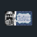 パーソナライズされたカスタムPhoto Christmas Mailing Label ラベル<br><div class="desc">この。75"x2.25インチのサイズのシックとパーソナライズされたトレンディーのスティックモダンオン差出人住所ラベルはトレンディーとシックの両方である。これらは、エッジのフルブリードフルカラー印刷テクノロジへのプリントを使用してAvery®ラベルに印刷される。8.5インチx 11インチの用紙に印刷され食べ物を与え、再書き込み可能で再印刷可能。Avery® Microsoft® Wordテンプレートとの互換性お客様の最も多くのフォーマル招待状とイベントの発表に最適。私たちはzazzle店でこのデザインに専念する全体の行を持っている*デザインコレクションのメニュータブの下に招待状(5x7)、戻りラベル、郵送ラベル、封筒用シール、郵便切手、カップケーキピック、ウォーターボトルラッパー、ハーシーの1.55 oz.大きなバーラッパー、ハーシーのミニチュアバッグラッパー、電子レンジのポップコーンアドバイスラッパー、書き込み可能座席表、グッズバッグトッパー、FLATサンキューカード(4x5)、HAPPEDサンキューカード(4x5)、メッセージカード、メニューカード、ミントマッチブック、棒つきキャンデーカバー、ブックマーク、ビンゴカードマーカー、ビンゴカード呼び出しシート、書き込み可能カード(4x5)、など。</div>