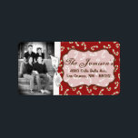 パーソナライズされたカスタムPhoto Christmas Mailing Label ラベル<br><div class="desc">この。75"x2.25インチのサイズのシックとパーソナライズされたトレンディーのスティックモダンオン差出人住所ラベルはトレンディーとシックの両方である。これらは、エッジのフルブリードフルカラー印刷テクノロジへのプリントを使用してAvery®ラベルに印刷される。8.5インチx 11インチの用紙に印刷され食べ物を与え、再書き込み可能で再印刷可能。Avery® Microsoft® Wordテンプレートとの互換性お客様の最も多くのフォーマル招待状とイベントの発表に最適。私たちはzazzle店でこのデザインに専念する全体の行を持っている*デザインコレクションのメニュータブの下に招待状(5x7)、戻りラベル、郵送ラベル、封筒用シール、郵便切手、カップケーキピック、ウォーターボトルラッパー、ハーシーの1.55 oz.大きなバーラッパー、ハーシーのミニチュアバッグラッパー、電子レンジのポップコーンアドバイスラッパー、書き込み可能座席表、グッズバッグトッパー、FLATサンキューカード(4x5)、HAPPEDサンキューカード(4x5)、メッセージカード、メニューカード、ミントマッチブック、棒つきキャンデーカバー、ブックマーク、ビンゴカードマーカー、ビンゴカード呼び出しシート、書き込み可能カード(4x5)、など。</div>