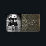 パーソナライズされたカスタムPhoto Christmas Mailing Label ラベル<br><div class="desc">この。75"x2.25インチのサイズのシックとパーソナライズされたトレンディーのスティックモダンオン差出人住所ラベルはトレンディーとシックの両方である。これらは、エッジのフルブリードフルカラー印刷テクノロジへのプリントを使用してAvery®ラベルに印刷される。8.5インチx 11インチの用紙に印刷され食べ物を与え、再書き込み可能で再印刷可能。Avery® Microsoft® Wordテンプレートとの互換性お客様の最も多くのフォーマル招待状とイベントの発表に最適。私たちはzazzle店でこのデザインに専念する全体の行を持っている*デザインコレクションのメニュータブの下に招待状(5x7)、戻りラベル、郵送ラベル、封筒用シール、郵便切手、カップケーキピック、ウォーターボトルラッパー、ハーシーの1.55 oz.大きなバーラッパー、ハーシーのミニチュアバッグラッパー、電子レンジのポップコーンアドバイスラッパー、書き込み可能座席表、グッズバッグトッパー、FLATサンキューカード(4x5)、HAPPEDサンキューカード(4x5)、メッセージカード、メニューカード、ミントマッチブック、棒つきキャンデーカバー、ブックマーク、ビンゴカードマーカー、ビンゴカード呼び出しシート、書き込み可能カード(4x5)、など。</div>