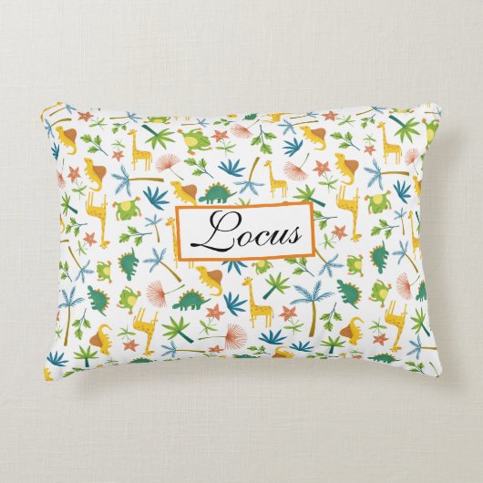 パーソナライズされたカラフルサファリ子供部屋キリン少年 アクセントクッション (正面)