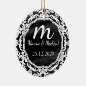 パーソナライズされたカルボ結婚ードモノグラム セラミックオーナメント (右)