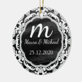 パーソナライズされたカルボ結婚ードモノグラム セラミックオーナメント (左)