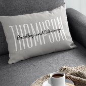 パーソナライズされたギフトモダングレーの姓 ランバークッション