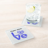 パーソナライズされたギリシャ国旗 ハート型 青いLOVE ガラスコースター (アングル)