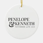 パーソナライズされたクラシックエレガント白黒結婚ズ セラミックオーナメント (正面)