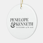 パーソナライズされたクラシックエレガント白黒結婚ズ セラミックオーナメント (左)