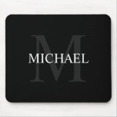 パーソナライズされたクラシックモノグラムと名前ブラック マウスパッド (正面)