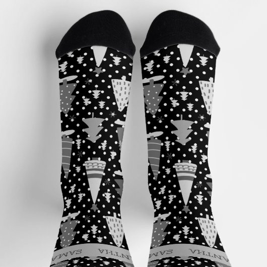 パーソナライズされたクリスマスピンクホリデーツリー ソックス (上部)