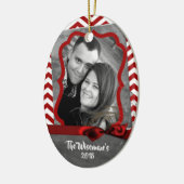 パーソナライズされたクリスマスレッドシェブロンPHOTOオーナメント セラミックオーナメント (左)