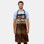 パーソナライズされたグリルマスターBBQ素朴ウッドシェフ エプロン (着用した状態)