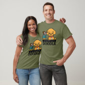 パーソナライズされたゴールデンドゥードル犬アーティスト メンズ Tシャツ (ユニセックス)