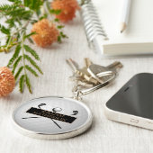 パーソナライズされたゴールドとブラックのゴルフボール クラシック キーホルダー (側面)