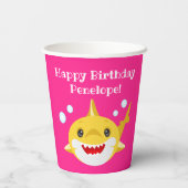 パーソナライズされたシャークピンク海誕生日紙カップ 紙コップ (裏面)